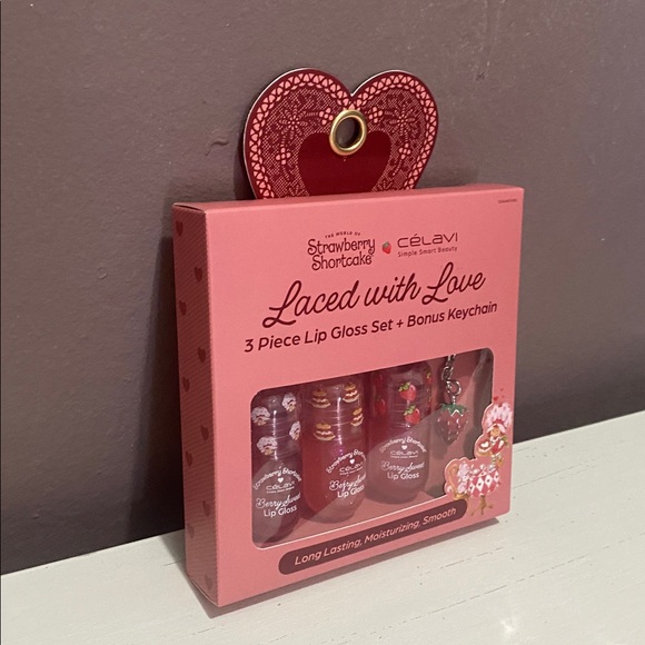 Strawberry Shortcake Lip Gloss Set and Keychain - Picture 2 of 7
